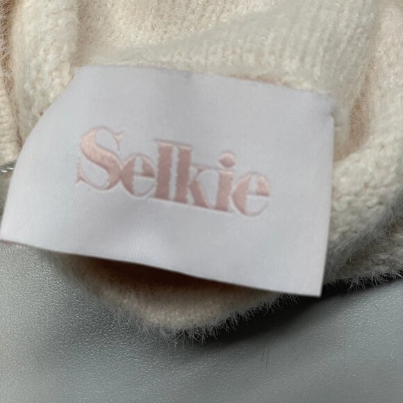 NEW SELKIE Women’s High Waisted Fuzzy Shorts Light Pale Pink Size XS - Picture 7 of 9